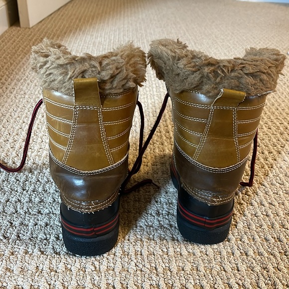 Faux Fur Lined Winter Boots - Picture 2 of 4